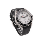 Seamaster Diver 300M "White" - 2022 - Swiss Emporium