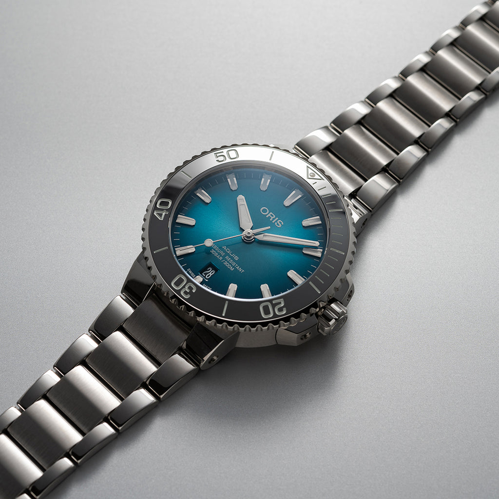 Aquis date hotsell 39.5 mm
