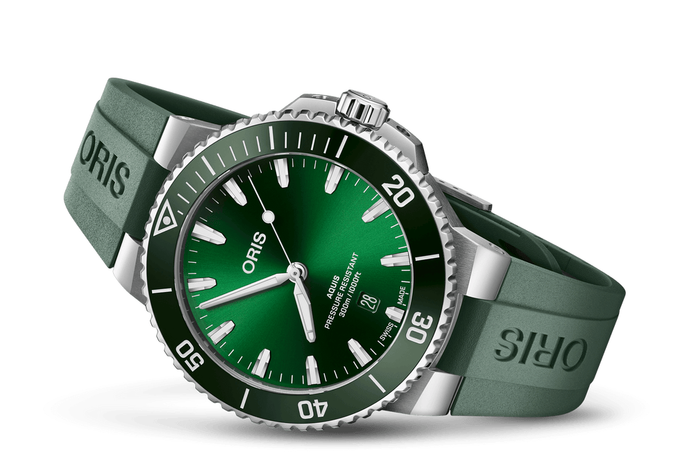 NEW Aquis Date 43.5mm - Green