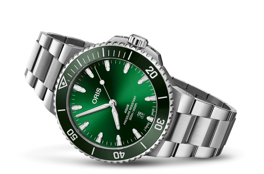 NEW Aquis Date 43.5mm - Green